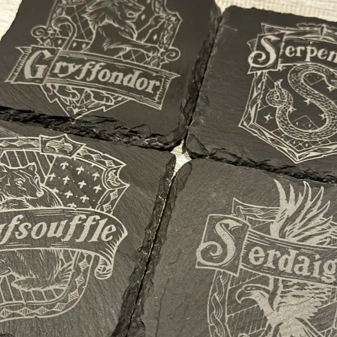 Sous-verres en ardoise gravés